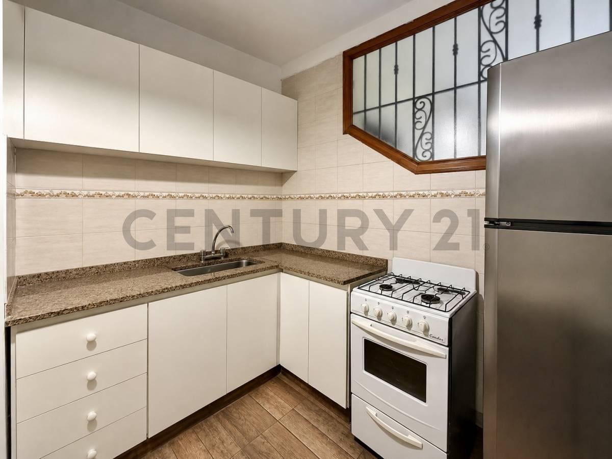 Foto de Duplex 4 Ambientes con cochera Centro de Pinamar, imagen 2
