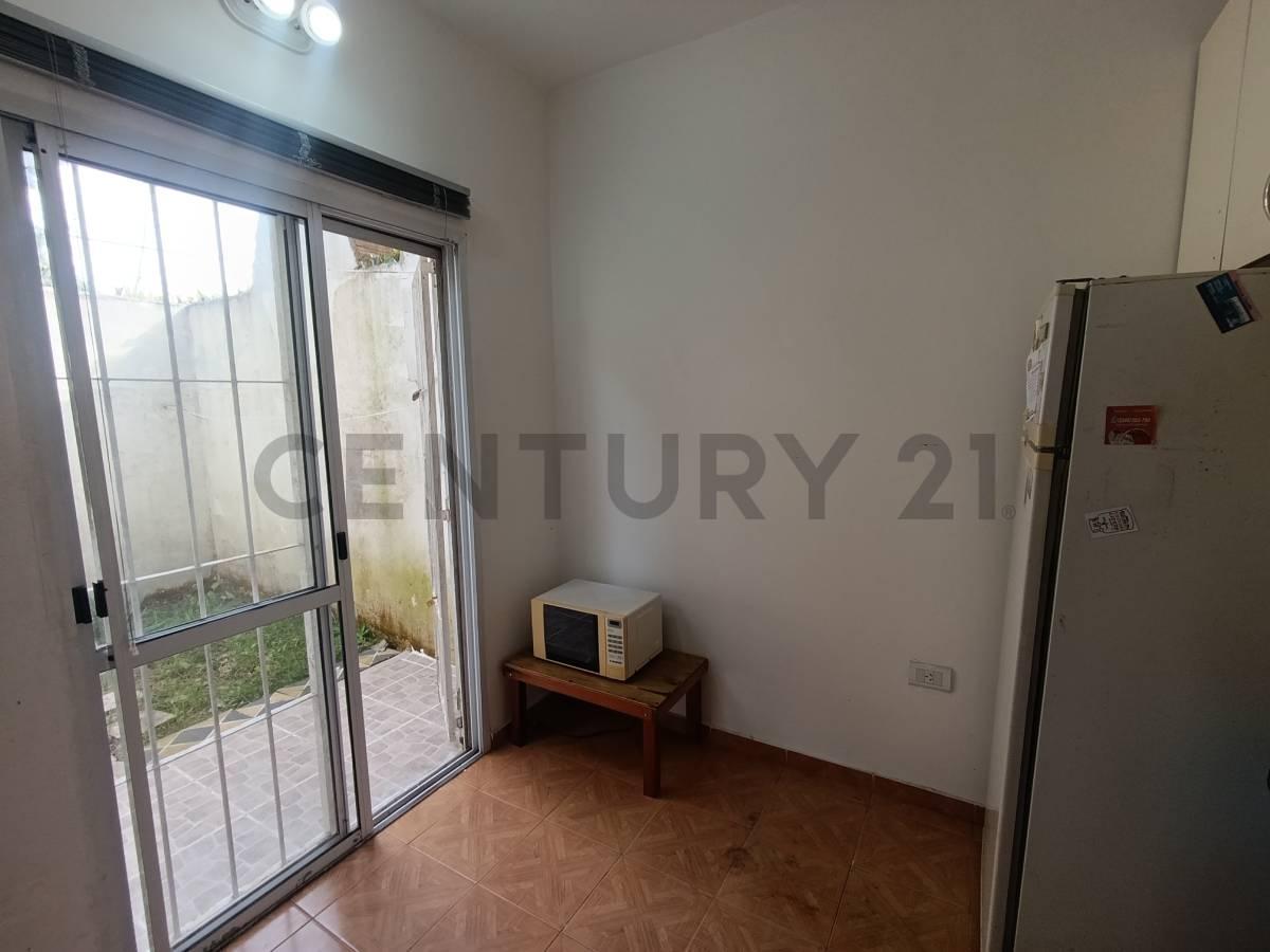 Foto de Venta de casa 3 ambientes con cochera y jardín a metros mar en Mar del, imagen 3