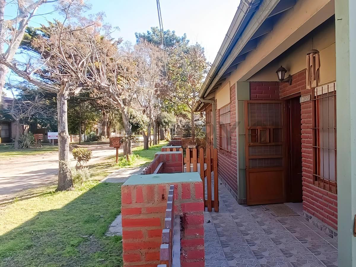 Foto de Casa en venta 5 ambientes con parque Mar Del Tuyu limite con Costa del, imagen 5