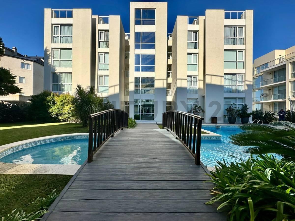 Foto de Departamento en venta Cariló con salida directa al mar, imagen 1