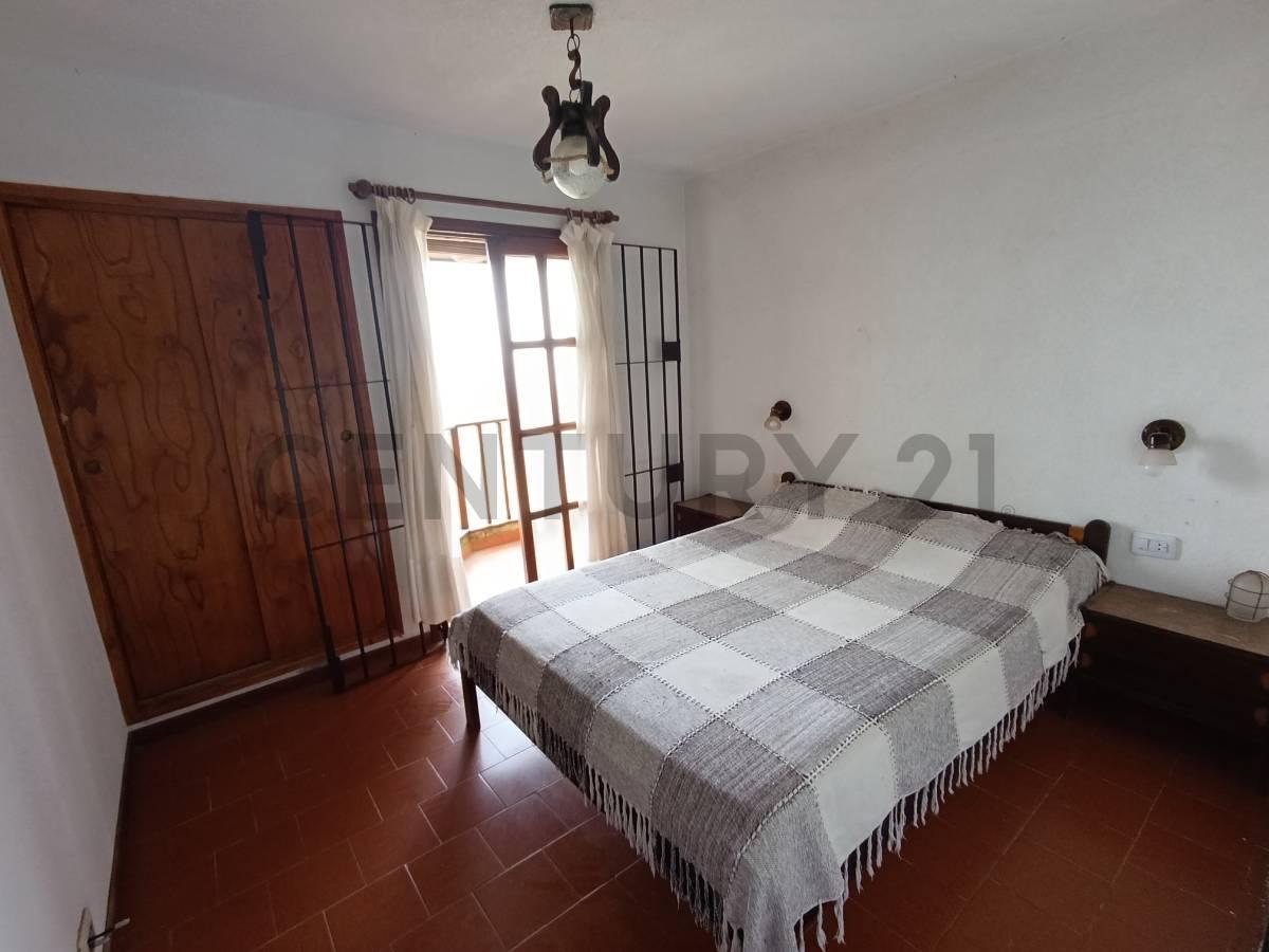 Foto de Venta de casa 5 ambientes frente con cochera quincho parrilla en Costa, imagen 2