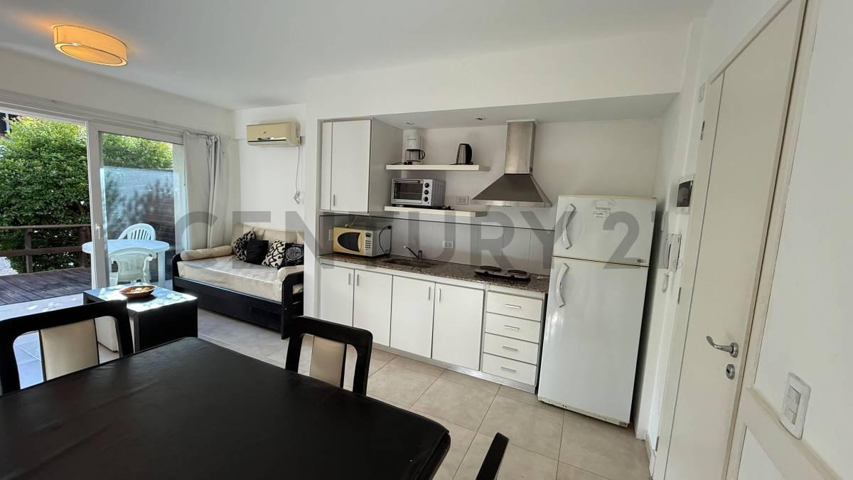 Foto de VENTA DEPARTAMENTO 2 AMBIENTES PINAMAR CENTRO, imagen 2