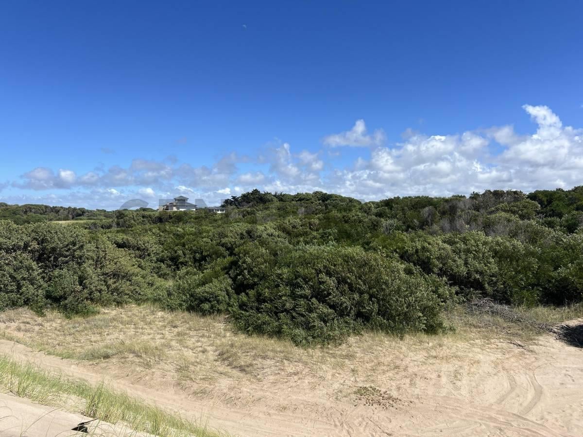 Foto de Lote multifamiliar comercial en VENTA en Villa Gesell a metros del mar, imagen 2