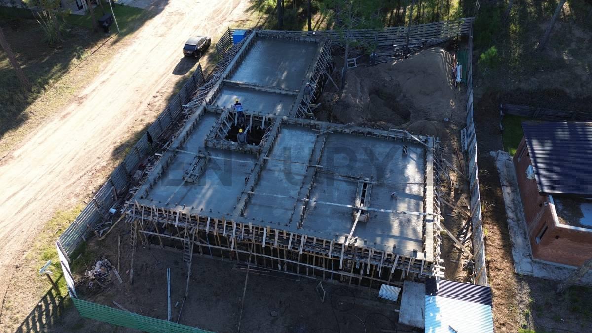Foto de Casa 4 Ambientes con Pileta a Estrenar Barrio Pioneros Pinamar, imagen 1