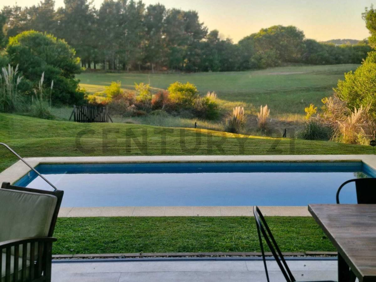 Foto de Casa 5 ambientes en venta Costa Esmeralda Golf I, imagen 1