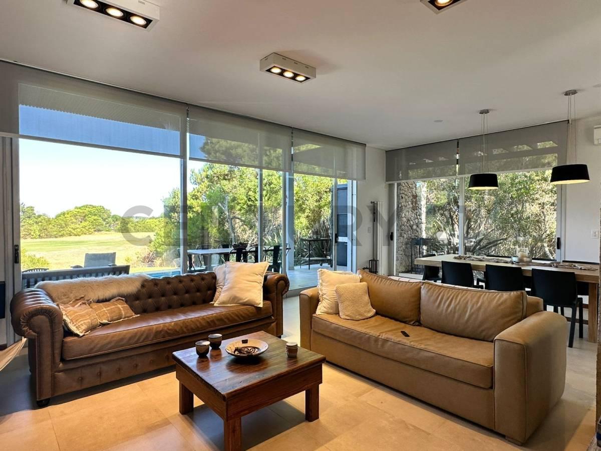 Foto de Casa 5 ambientes en venta Costa Esmeralda Golf I, imagen 2