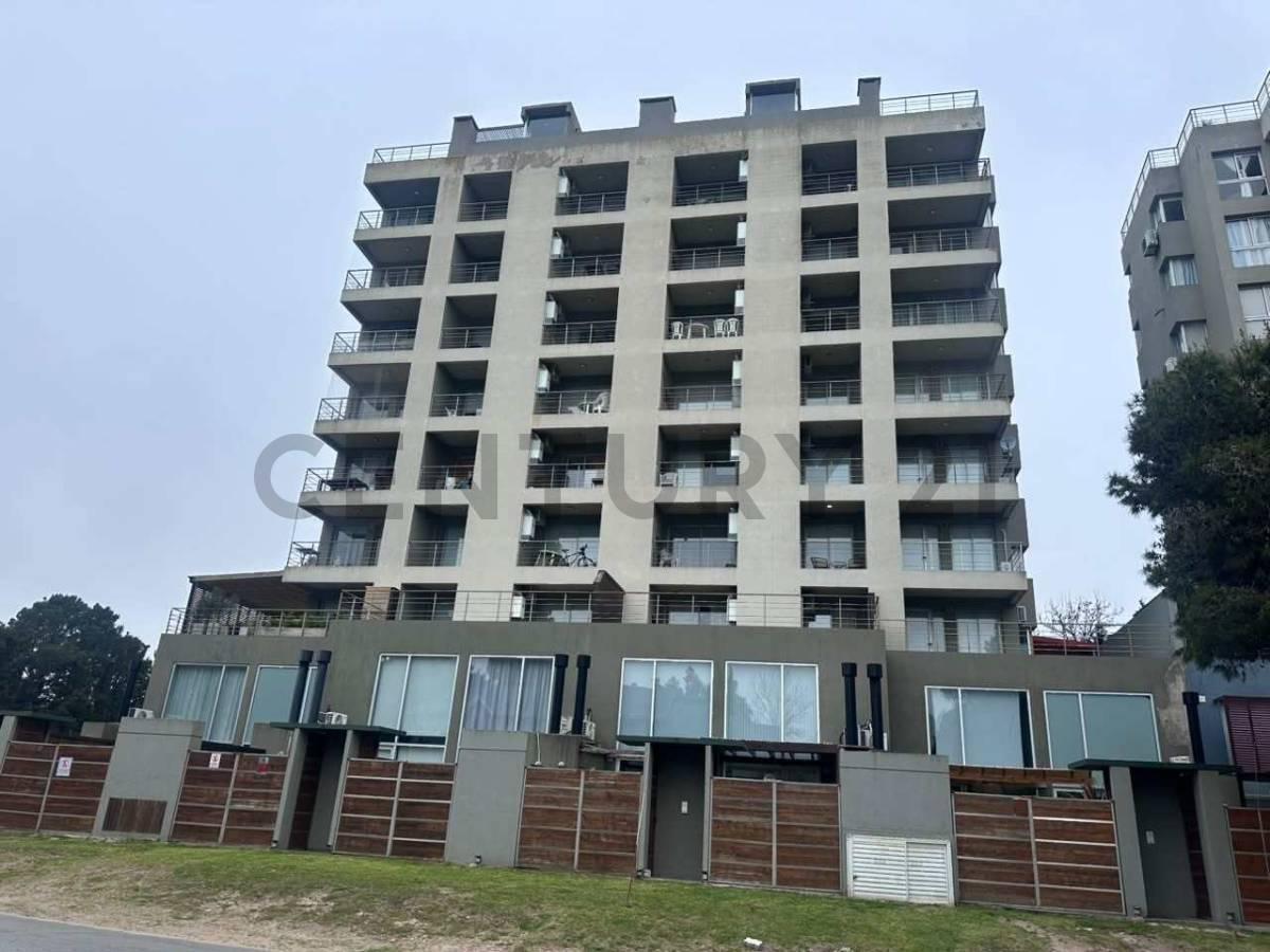 Foto de DEPARTAMENTO 3 AMBIENTES PINAMAR COCHERA CUBIERTA, imagen 1