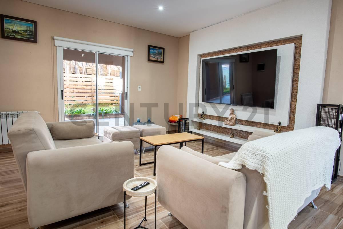 Foto de Casa con pileta climatizada en venta 6 ambientes Barrio Ecuestre Costa, imagen 2