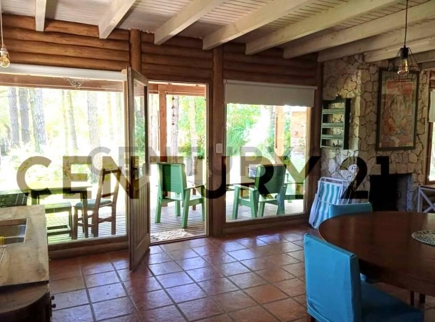 Foto de VENTA AMPLIA CASA DE 4 AMBIENTES MAR DE LAS PAMPAS, imagen 5