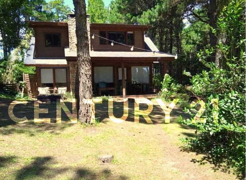 Foto de VENTA AMPLIA CASA DE 4 AMBIENTES MAR DE LAS PAMPAS, imagen 2