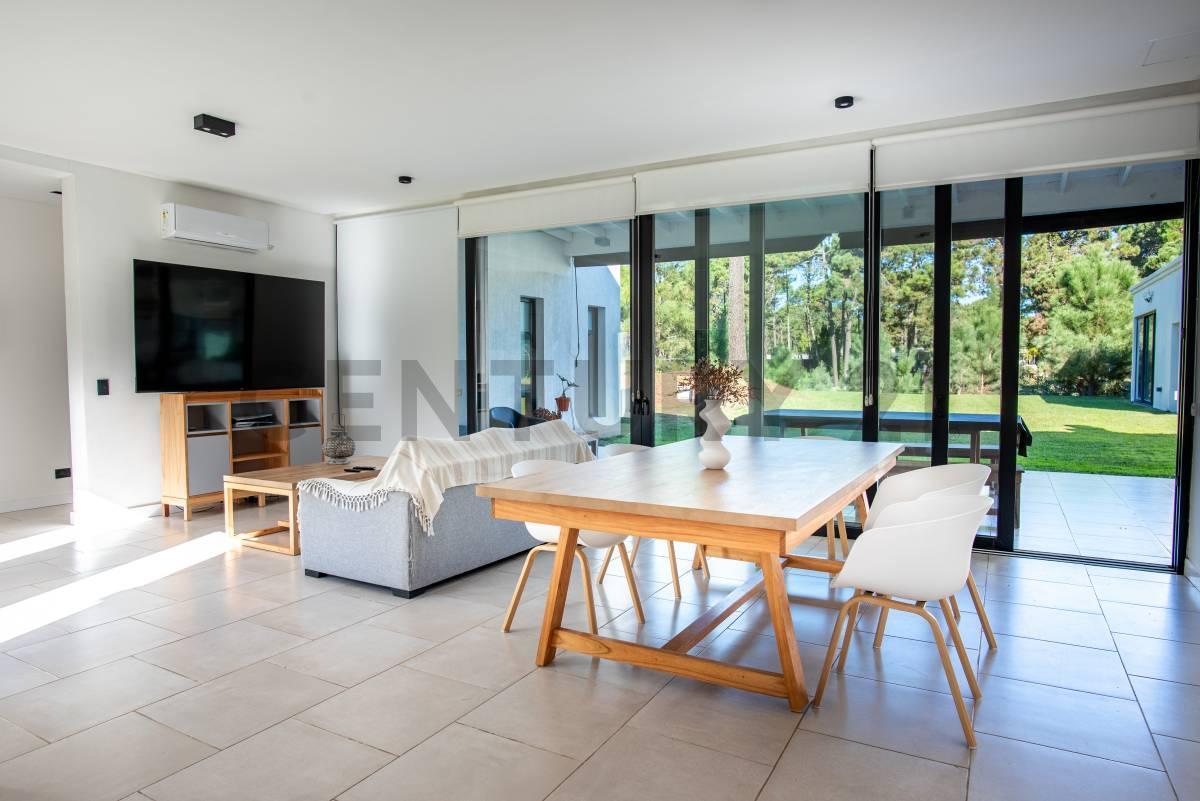 Foto de Casa en venta 4 ambientes Pinamar barrio Alamos, imagen 2