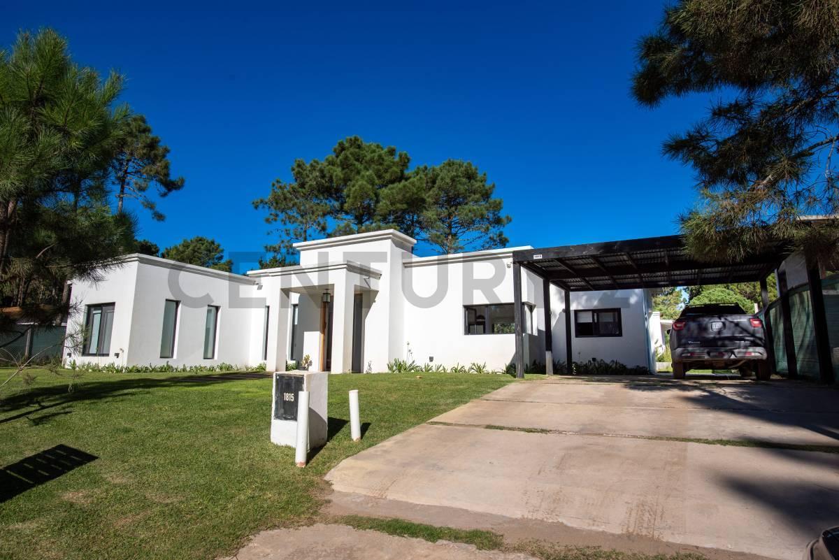 Foto de Casa en venta 4 ambientes Pinamar barrio Alamos, imagen 1