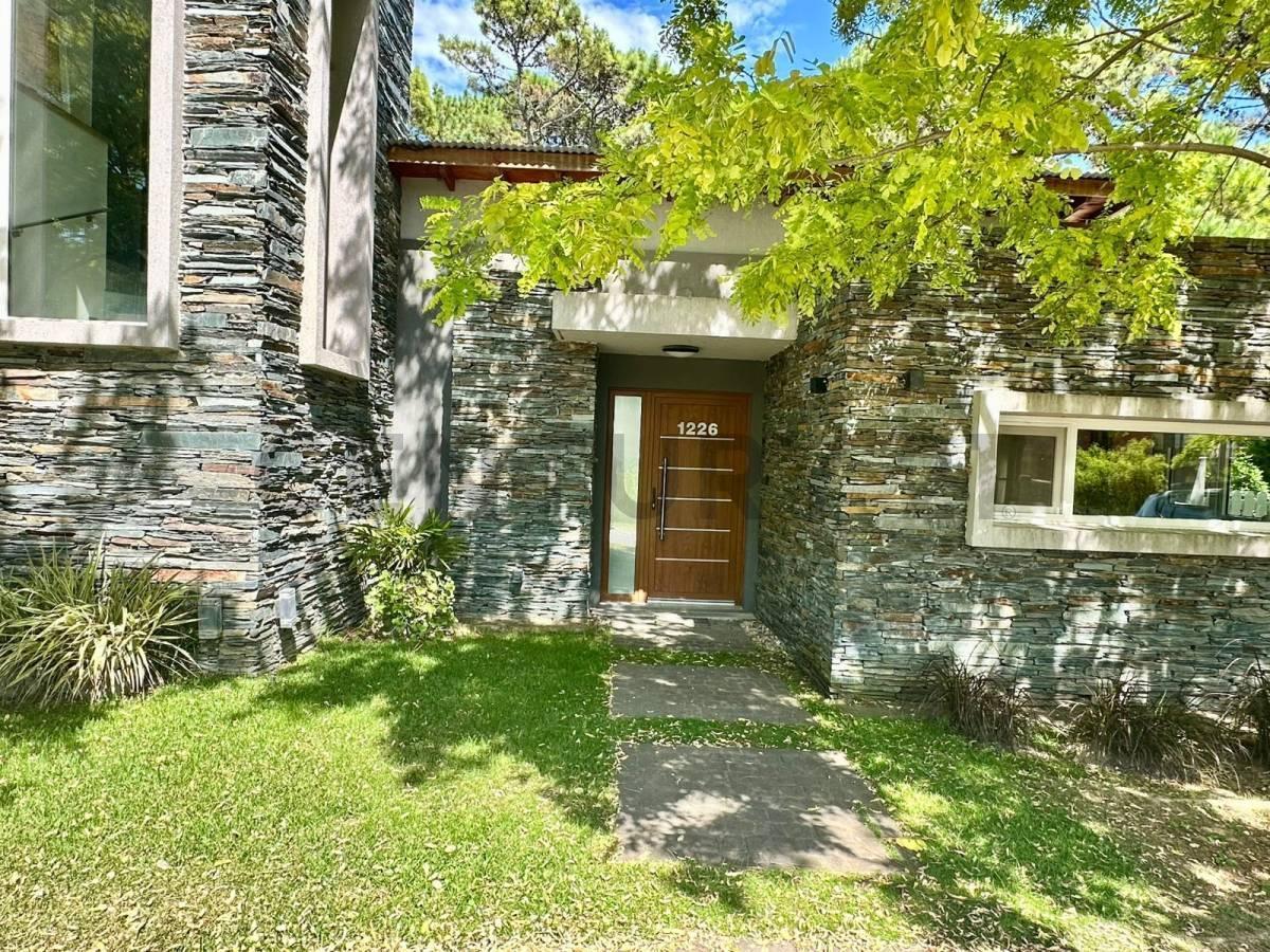 Foto de Casa en venta 5 ambientes Álamos Pinamar, imagen 1