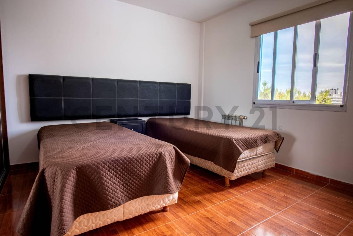 Foto de Departamento 4 ambientes con gas natural y cochera en zona residencial, imagen 4