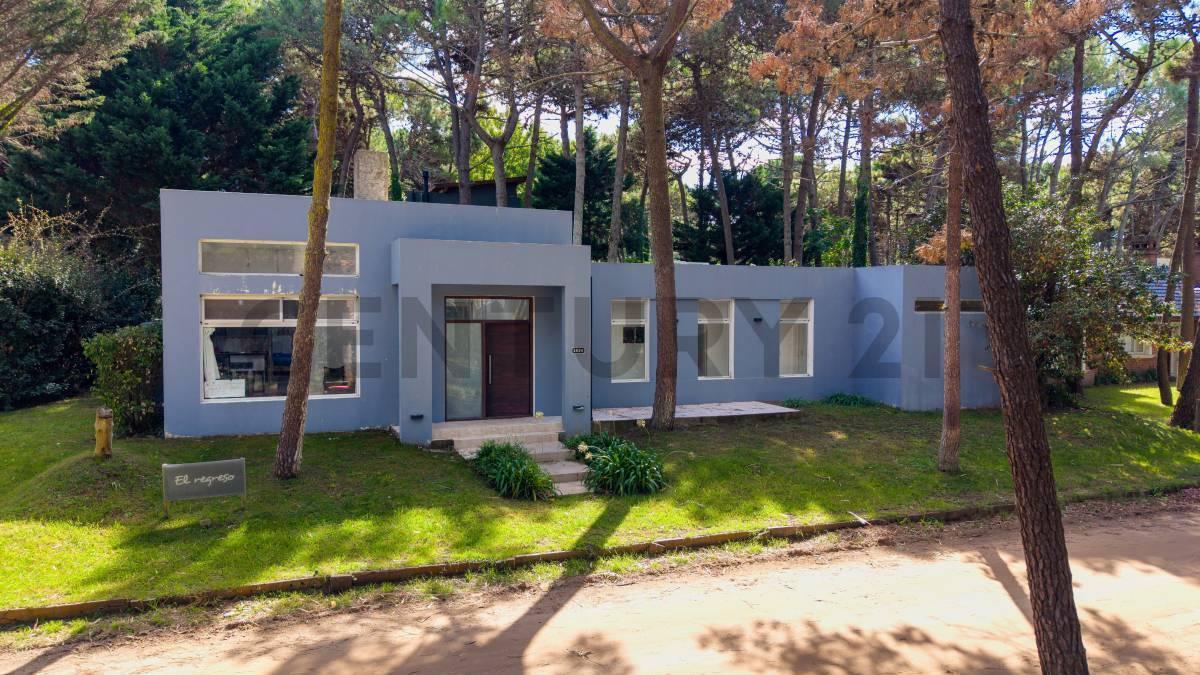 Foto de Venta de casa 5 Ambientes en Pinamar Norte con Parque y Parrilla, imagen 4