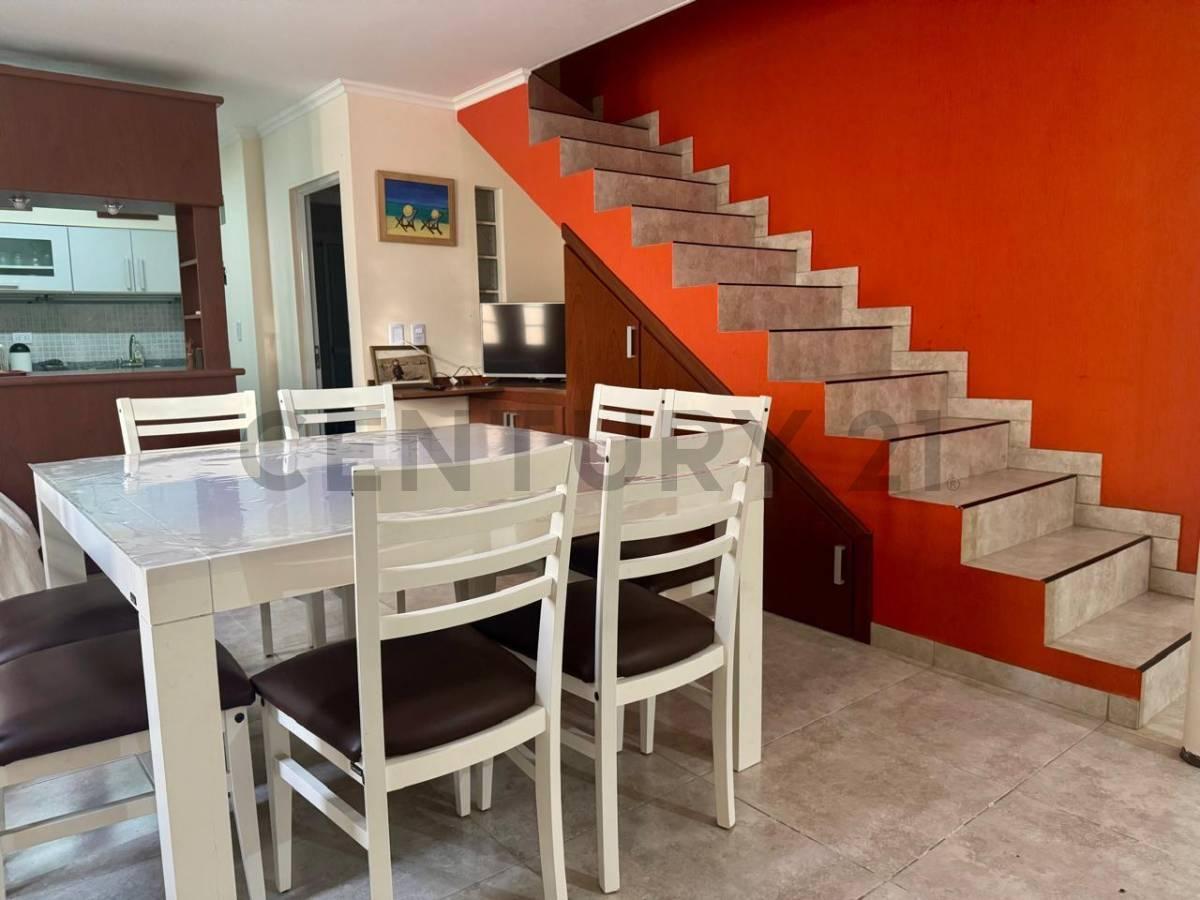Foto de Casa Dúplex 2 Dormitorios y cochera en Costa Azul, imagen 2