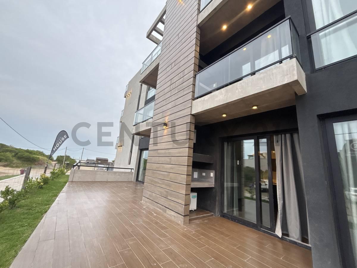 Foto de Venta departamento 2 ambientes Mar de Ostende Pinamar complejo Vista al, imagen 1