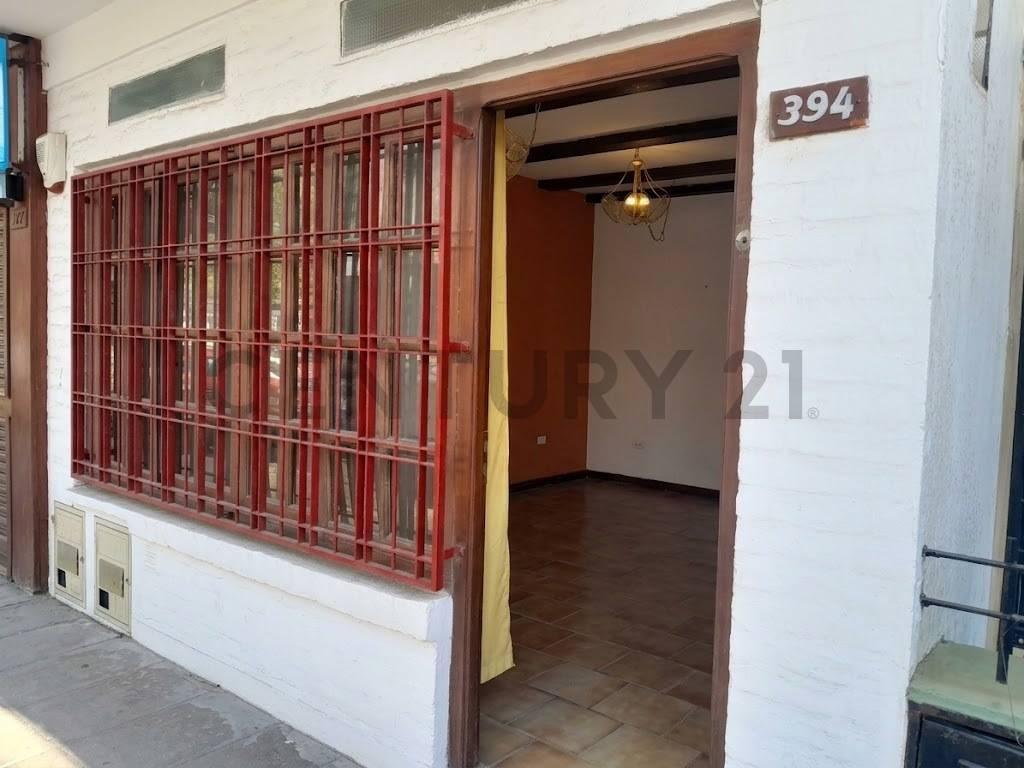 Foto de TRIPLEX EN VENTA CENTRO DE VILLA GESELL DE 4 AMBIENTES, imagen 1