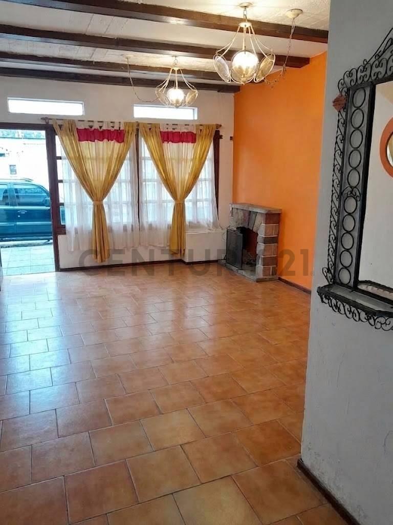 Foto de TRIPLEX EN VENTA CENTRO DE VILLA GESELL DE 4 AMBIENTES, imagen 2