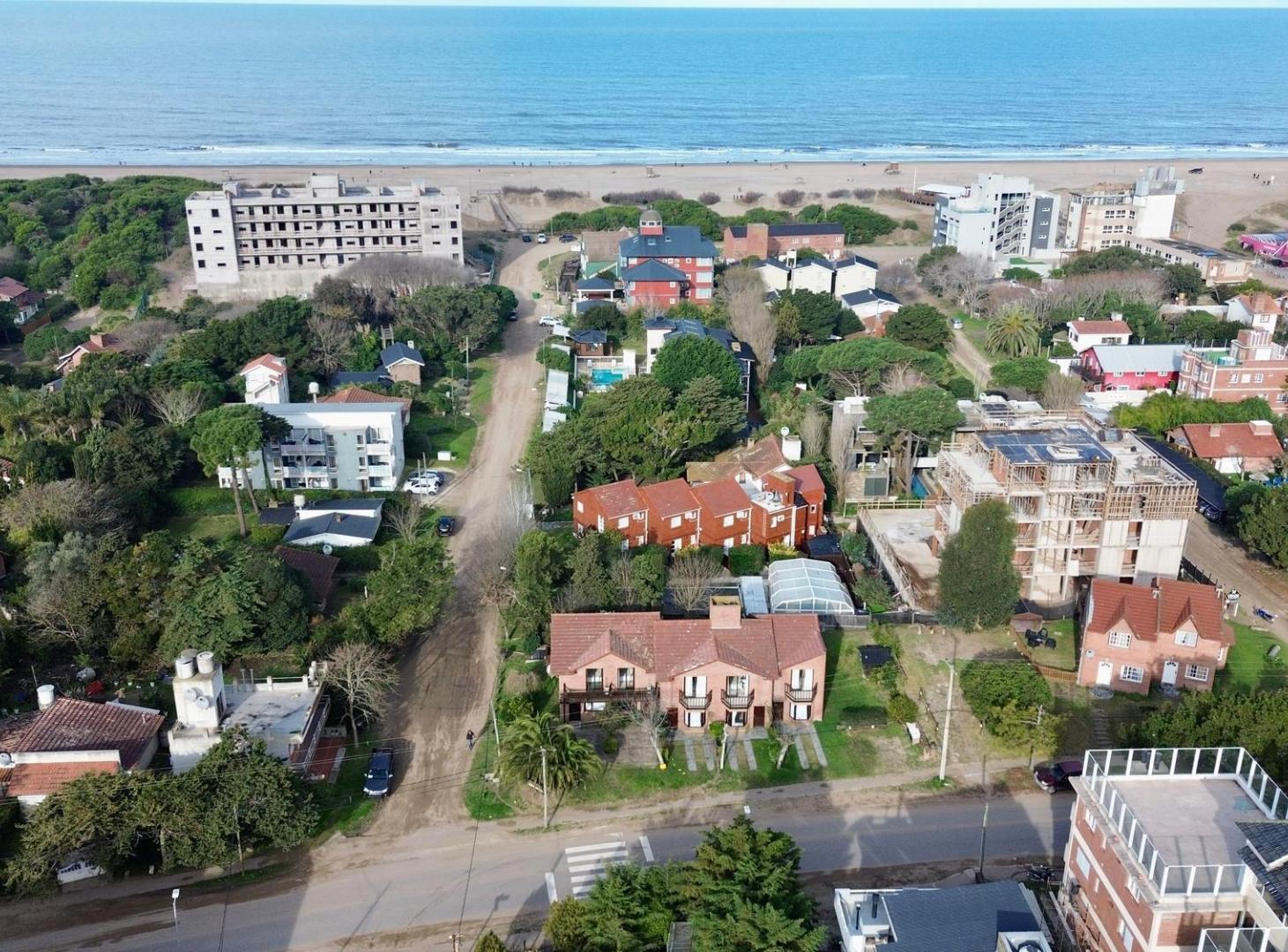 Foto de COMPLEJO DE 5 DUPLEX VALERIA DEL MAR, imagen 5