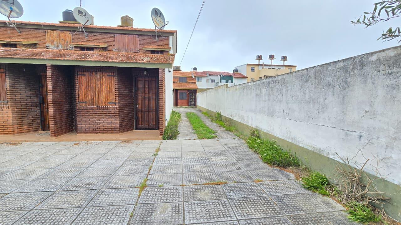 Foto de Casa en venta a una cuadra del mar - Mar del Tuyu, imagen 1
