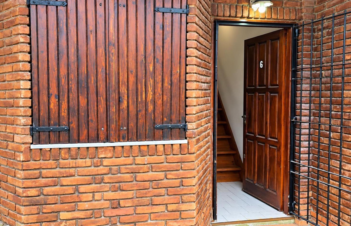 Foto de Casa en venta a una cuadra del mar - Mar del Tuyu, imagen 2