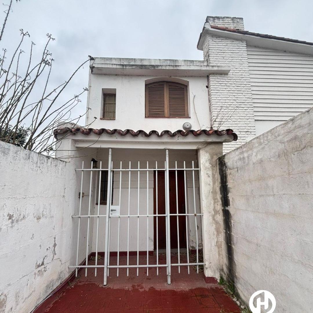 B° Crisol VENTA OPORTUNIDAD Casa 4 Dorm