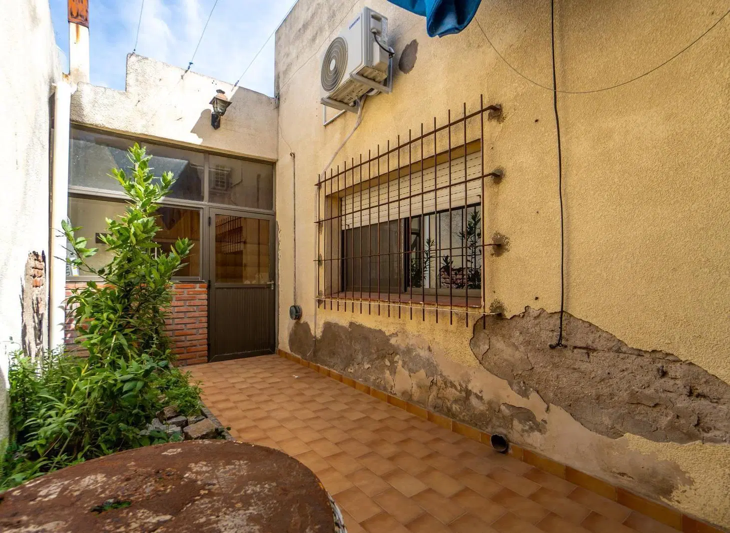 VENTA casa de tres dormitorios Barrio Noroeste. Apta crédito 2