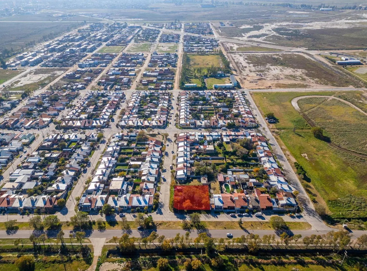 Lote  sobre asfalto, a Metros de parque Industrial en Ing. White 4