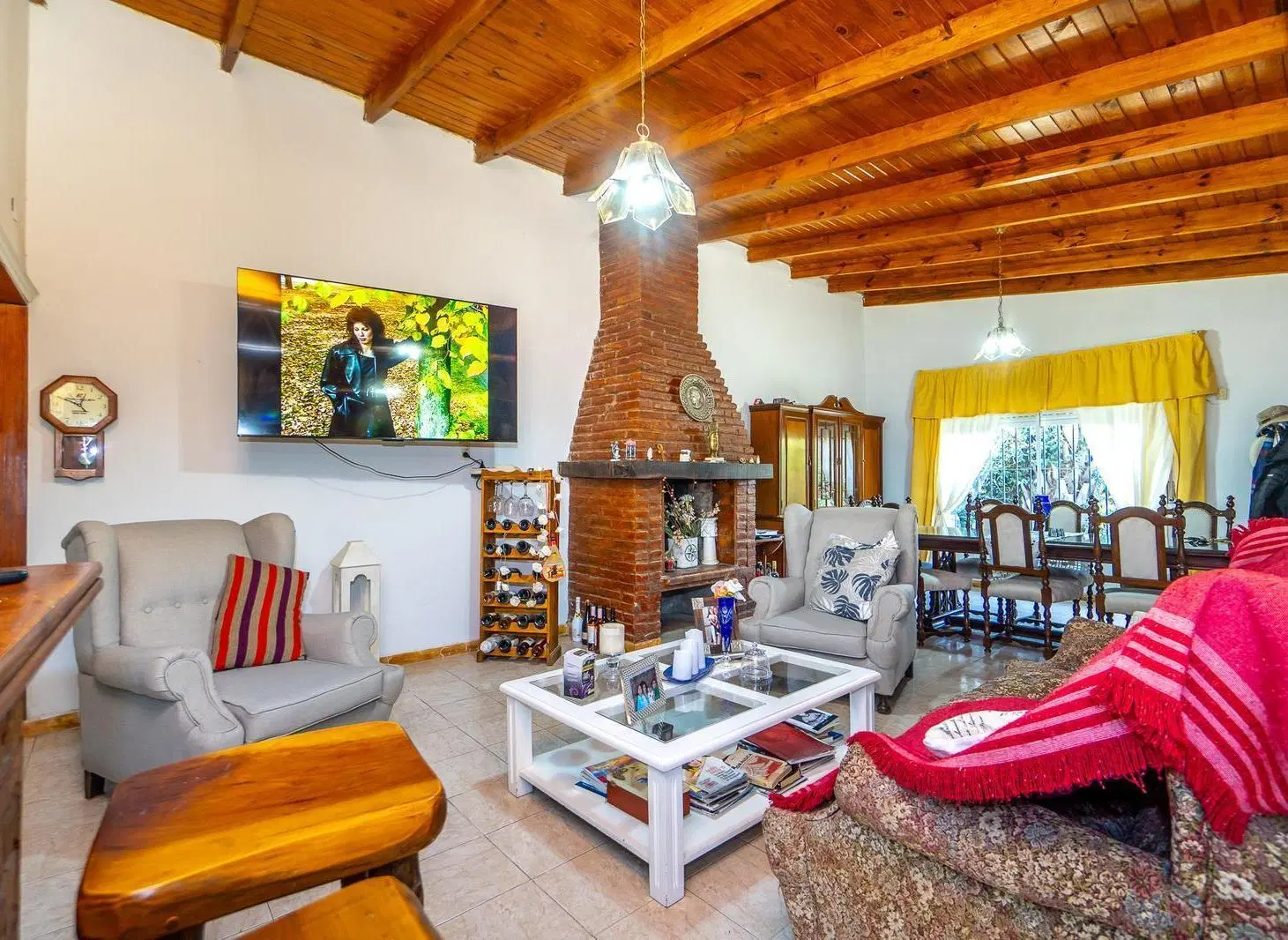 Casa sobre gran lote parquizado en Villa Hardingreen 4
