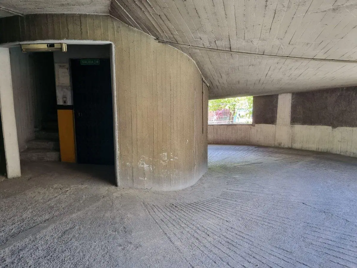 VENTA COCHERA CENTRICA PATRICIAS MENDOCINAS 4