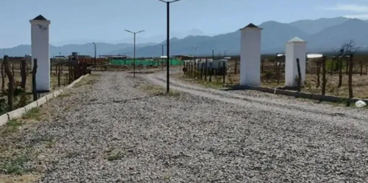 Excelente lote con vista a la montaña 2