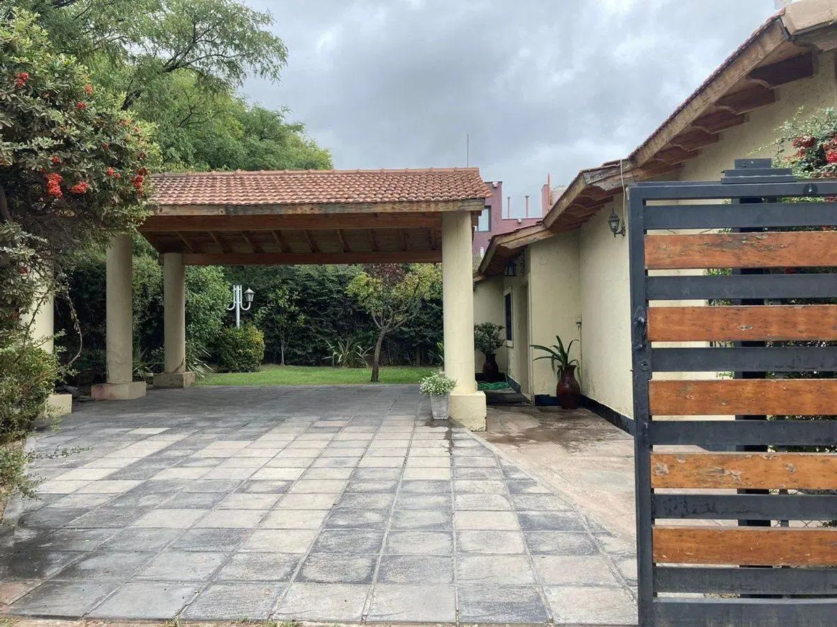 Venta Casa Barrio Liceo 1 2 dormitorios y 3 baños 4