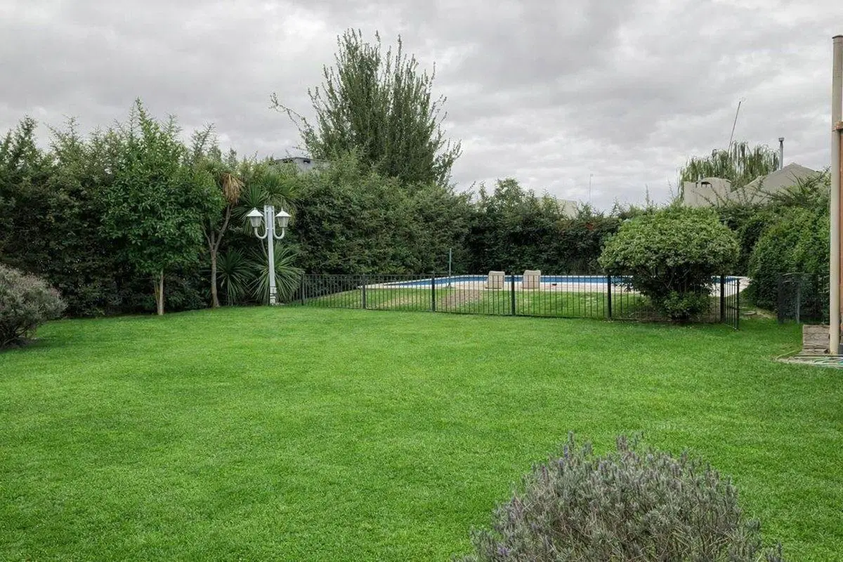 Venta Casa Barrio Liceo 1 2 dormitorios y 3 baños 2