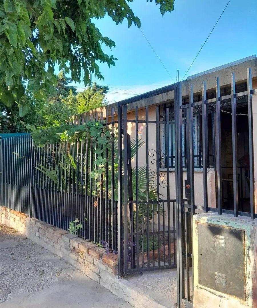 Venta casa esquina Bª Foecyt 3 dormitorios 8