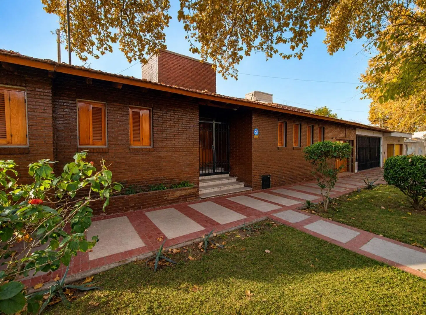 Casa en Venta 3 Dorm 4ta sección Oeste Capital 2