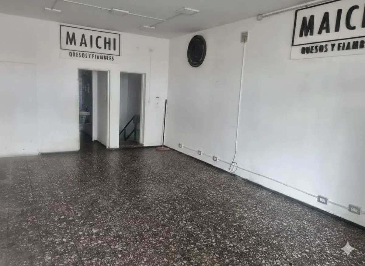 ALQUILER LOCAL COMERCIAL FRENTE A CARREFOUR G CRUZ 5