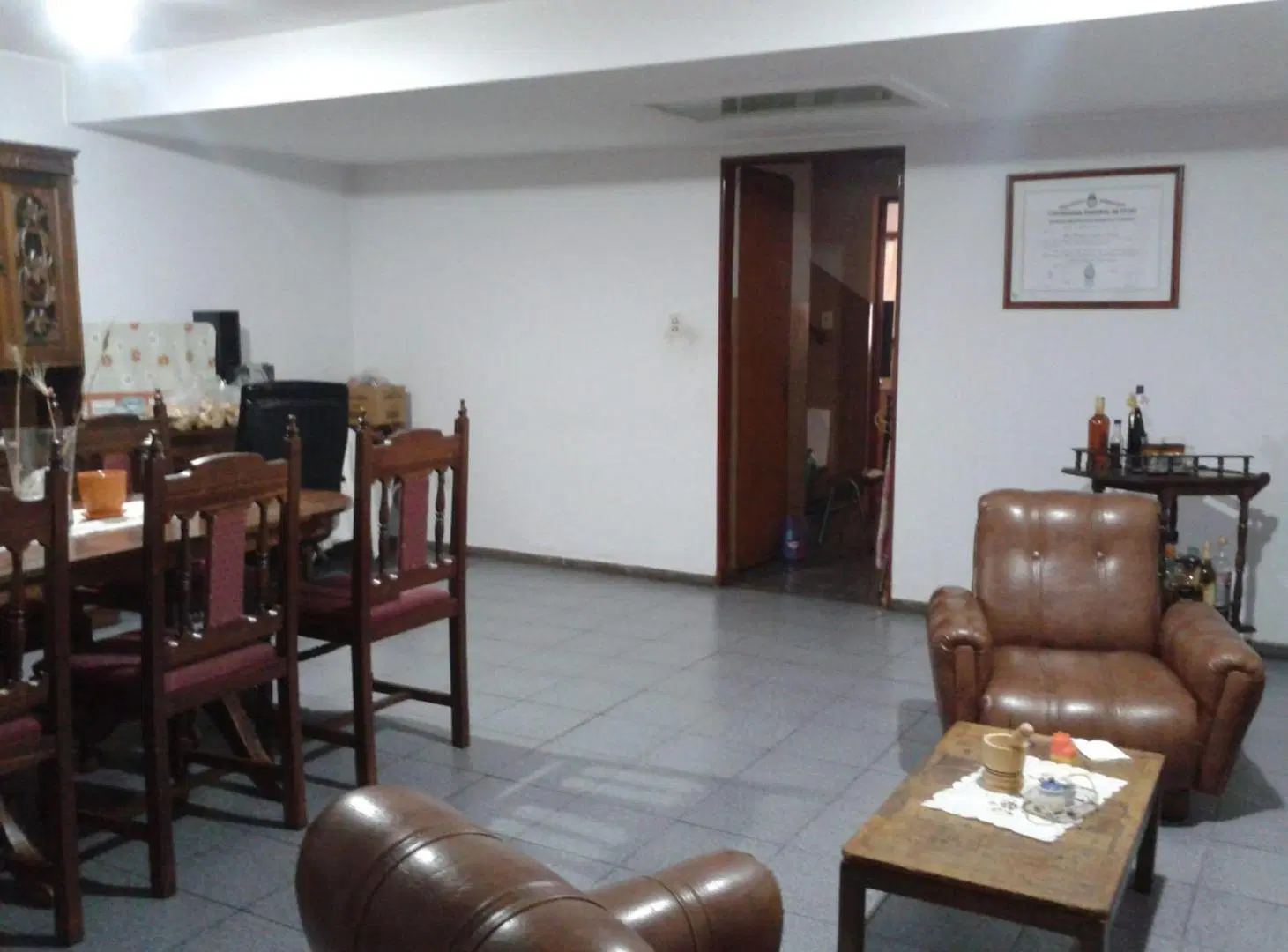 Venta casa con Gran Salón a metros de Costanera 3