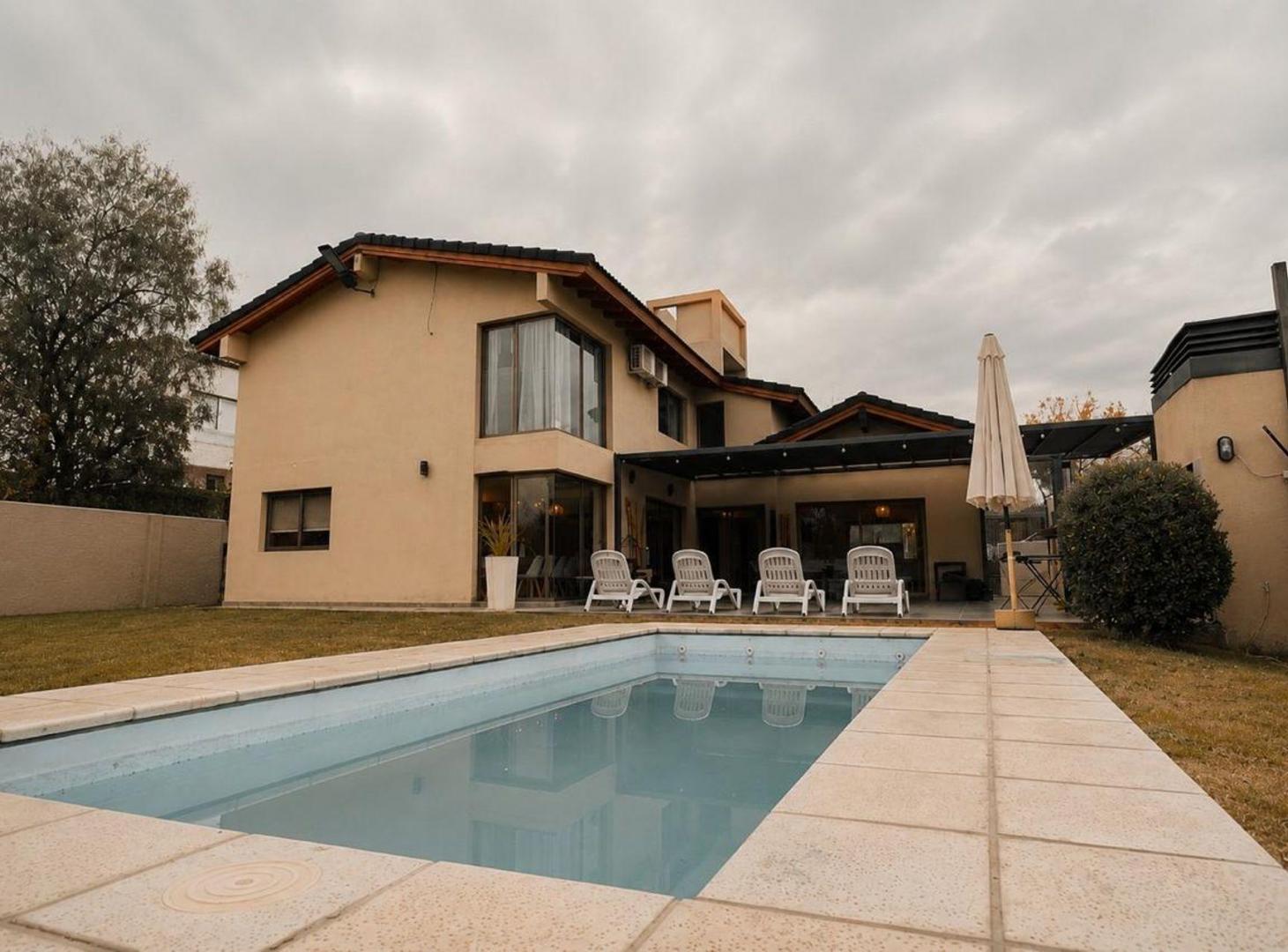 Foto de Casa de Categoria en Huerto del Sol, imagen 2