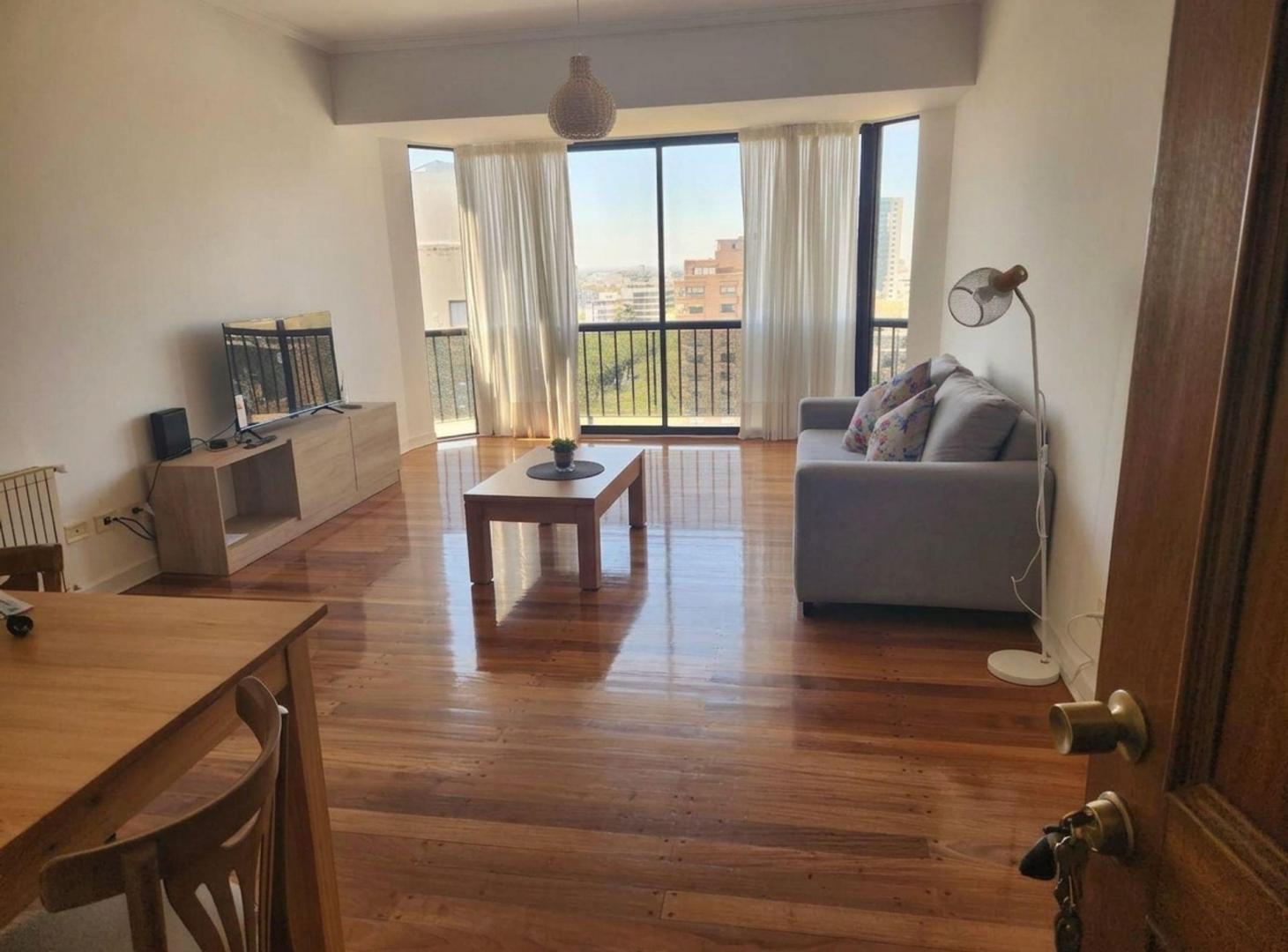 Foto de Departamento en venta 2 dorm. Av. E. Civit, Cdad, imagen 2