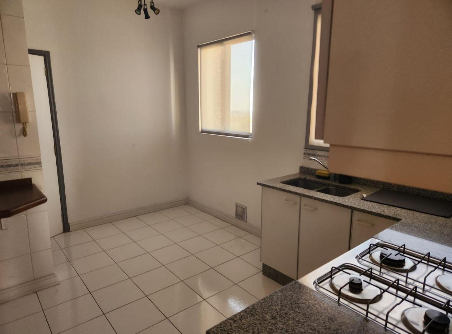 Foto de Departamento en venta 2 dorm. Av. E. Civit, Cdad, imagen 5