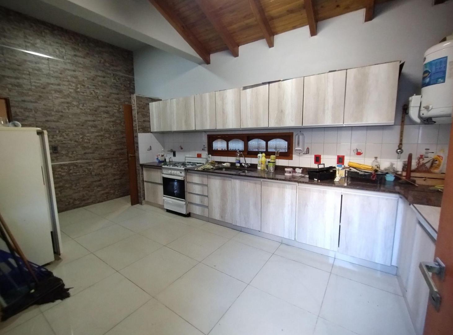 Foto de Casa en Venta 3 Dorm 4ta sección Oeste Capital, imagen 3