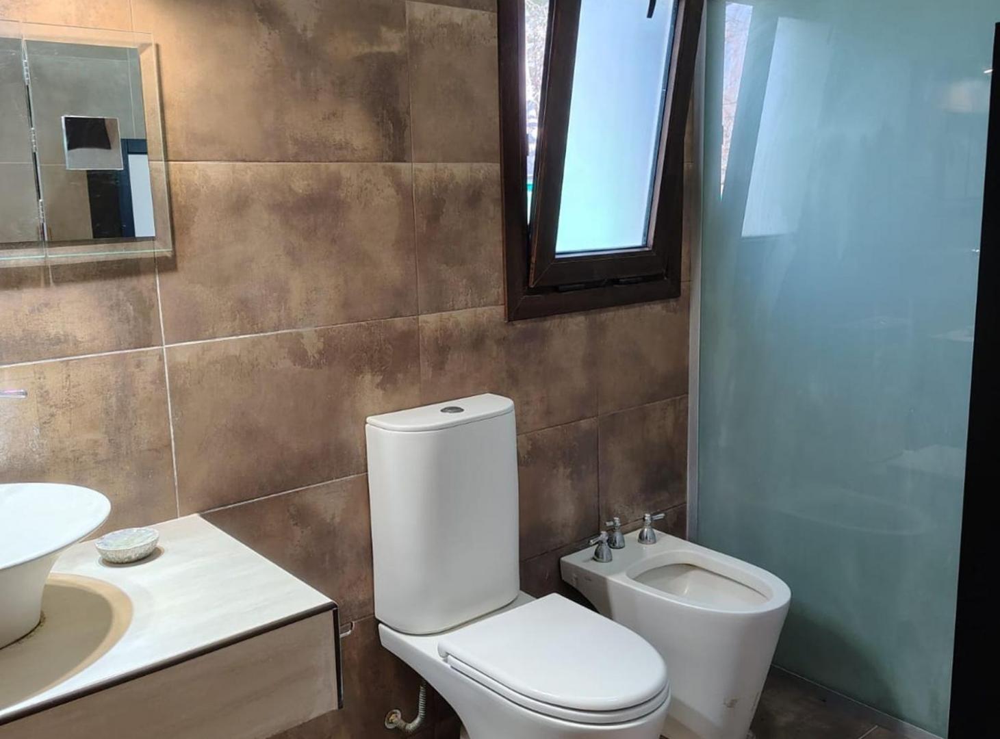 Foto de CASA CON PILETA+DEPARTAMENTO EN VENTA RAMA CAIDA, imagen 5
