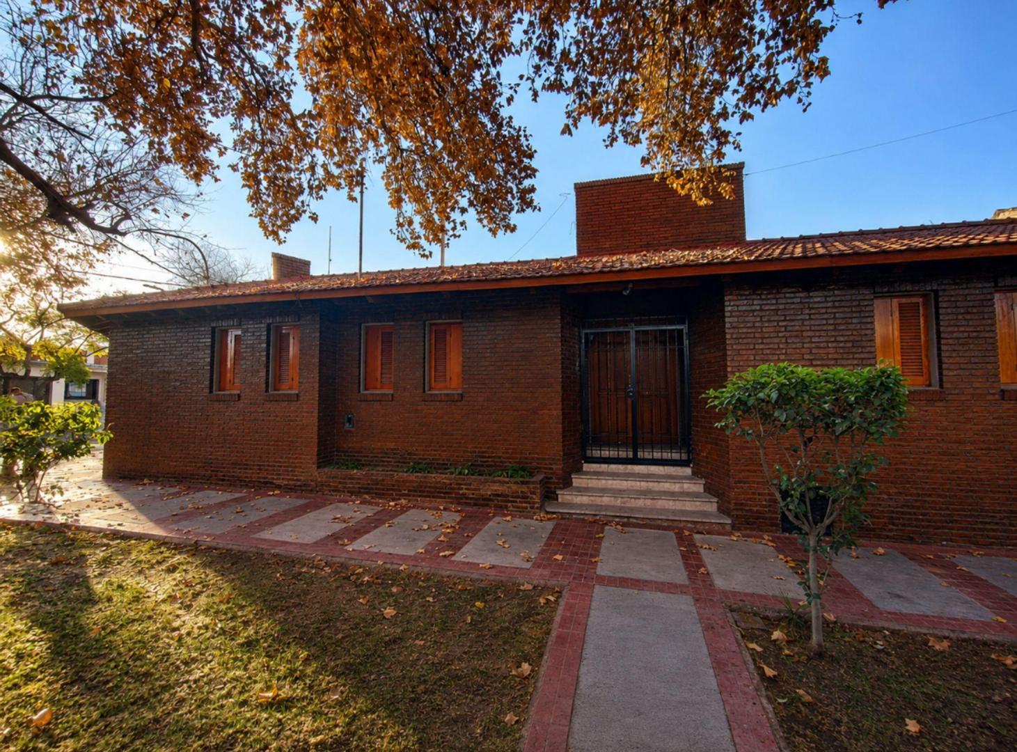Foto de Casa en Venta 3 Dorm 4ta sección Oeste Capital, imagen 1