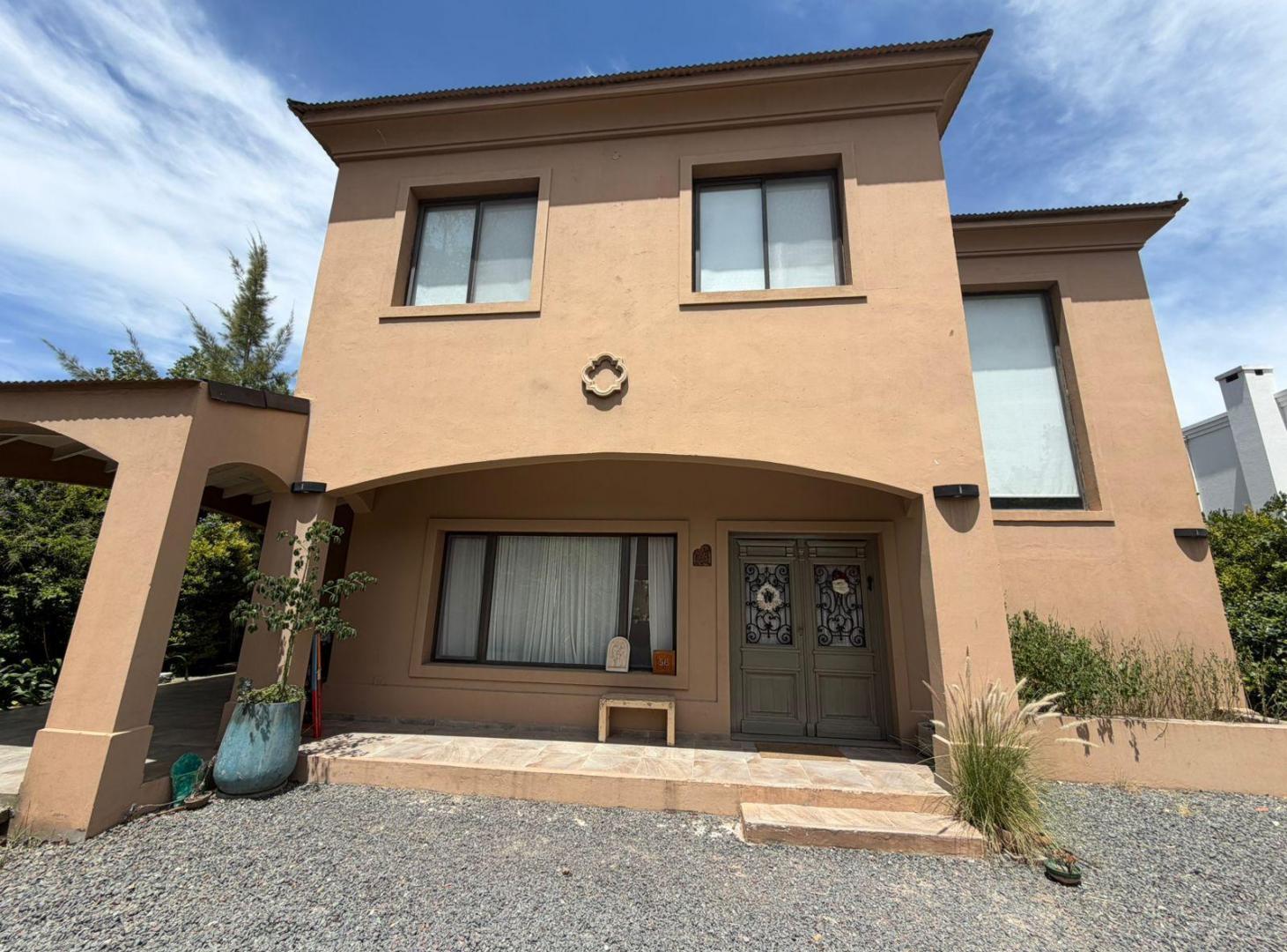 Casa en Barrio La Escondida, Bella Vista