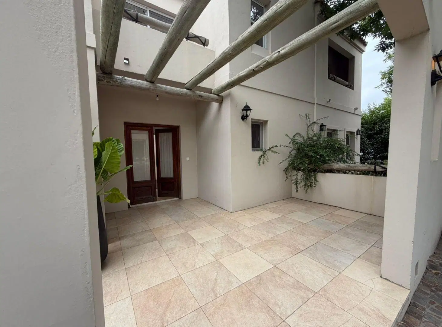 Casa 7 ambientes en alquiler Barrio St. Matthews Village 4