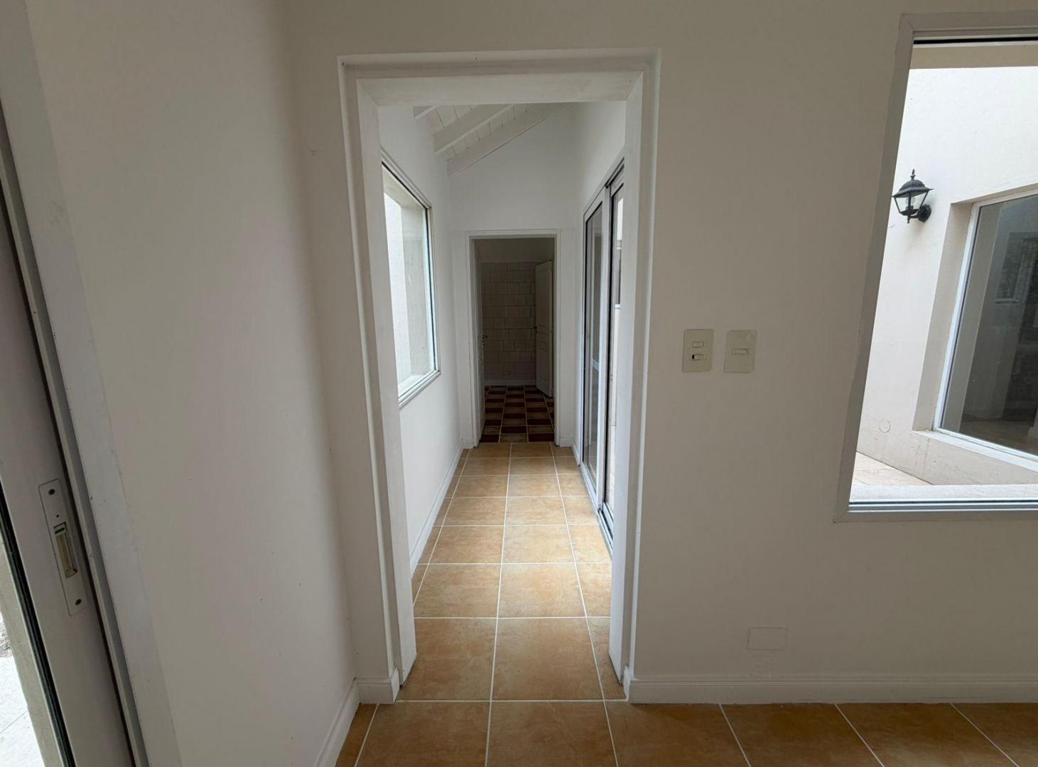 Foto de Casa 7 ambientes en alquiler Barrio St. Matthews Village, imagen 2