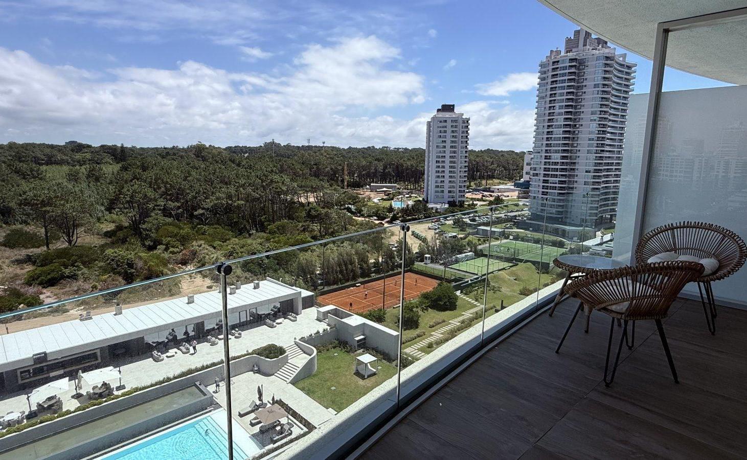 Foto de VENTA APARTAMENTO TORRE TRUMP 2 AMBIENTES 1 COCHERA PUNTA DEL ESTE, imagen 1