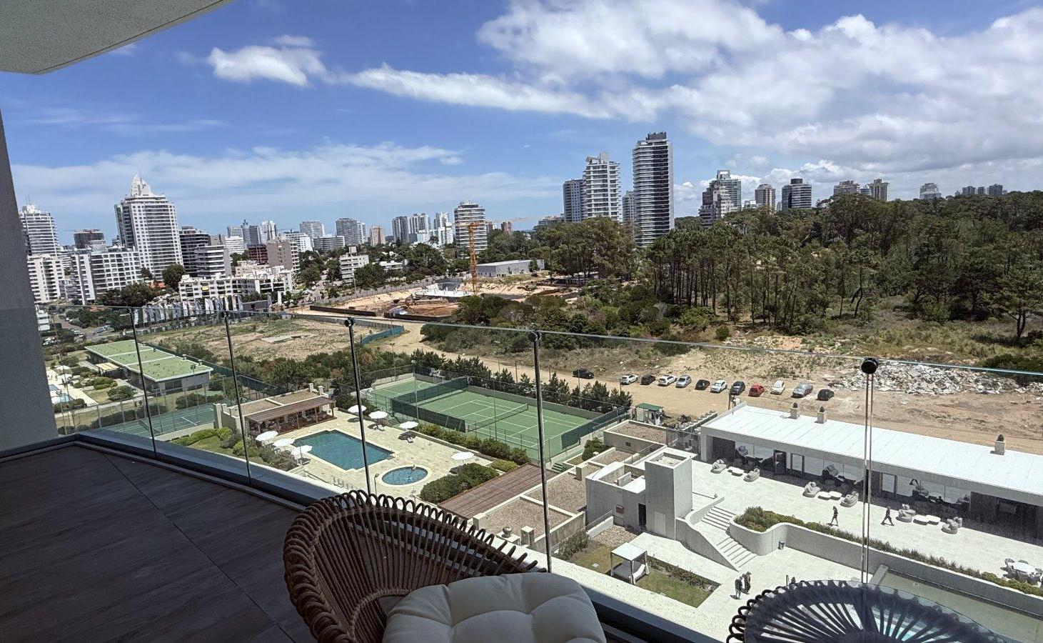 VENTA APARTAMENTO TORRE TRUMP 2 AMBIENTES 1 COCHERA PUNTA DEL ESTE