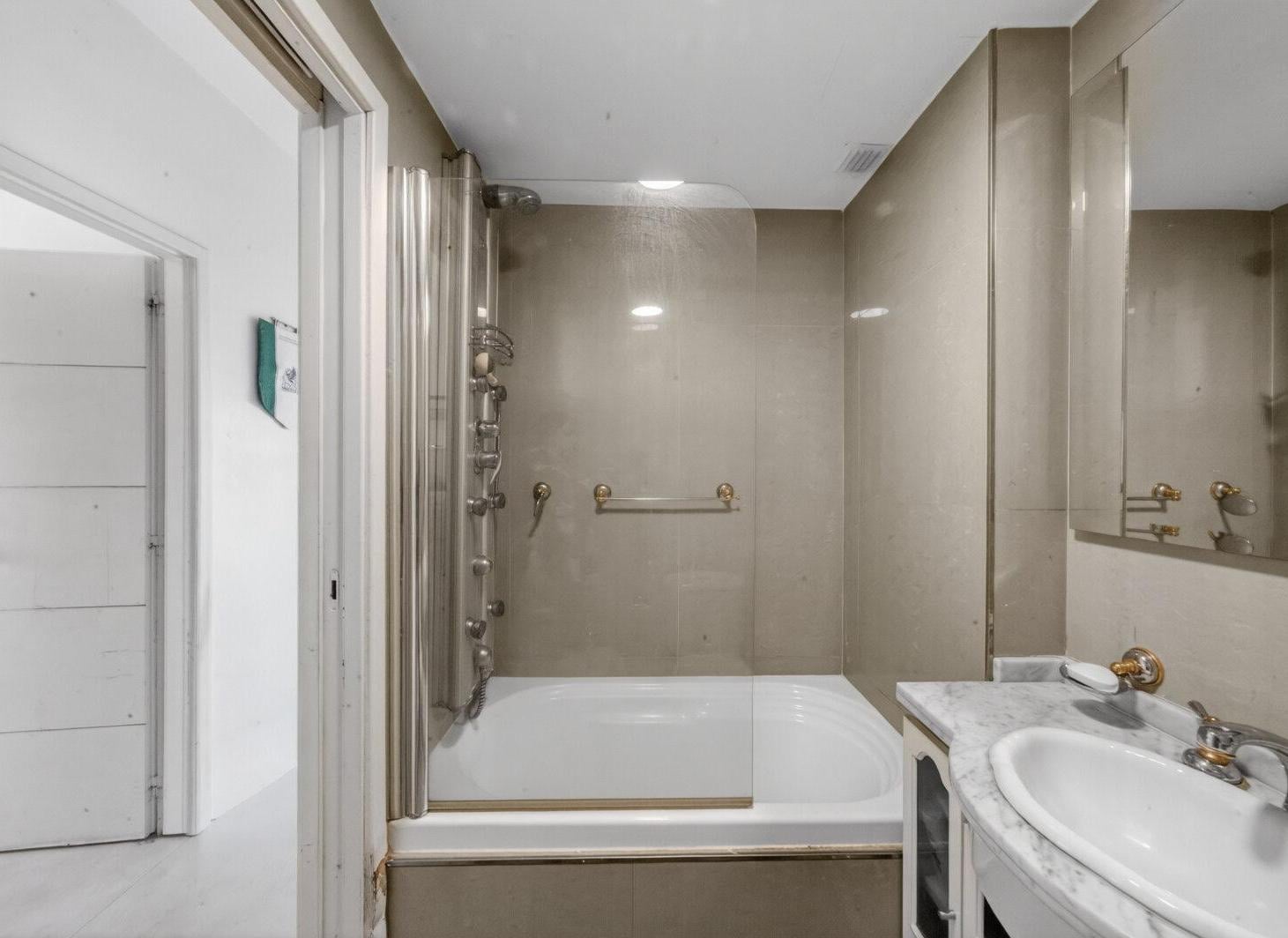 VENTA DEPTO 4 AMBIENTES COCHERA LAS CAÑITAS